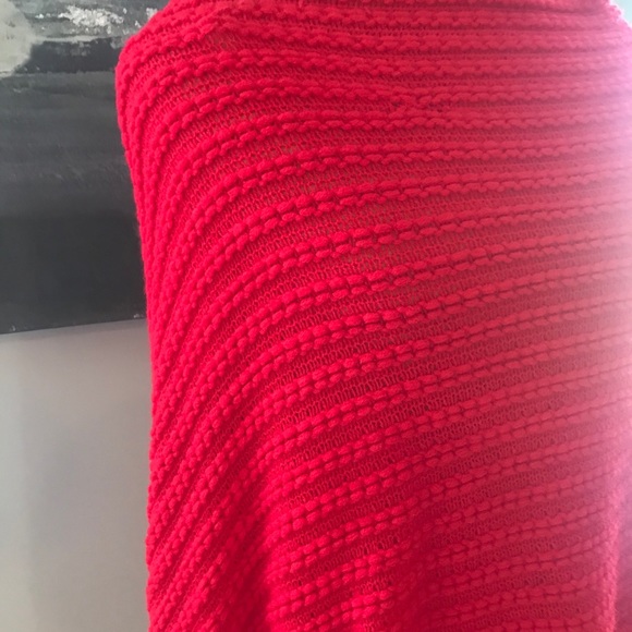 NWOT OS beautiful red irregular hem sweater poncho - Picture 2 of 2